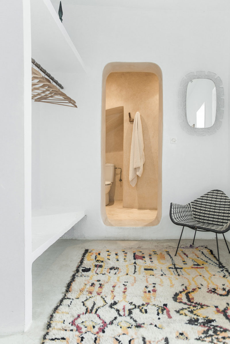 Wardrobe and bathroom at Five Columns Essaouira