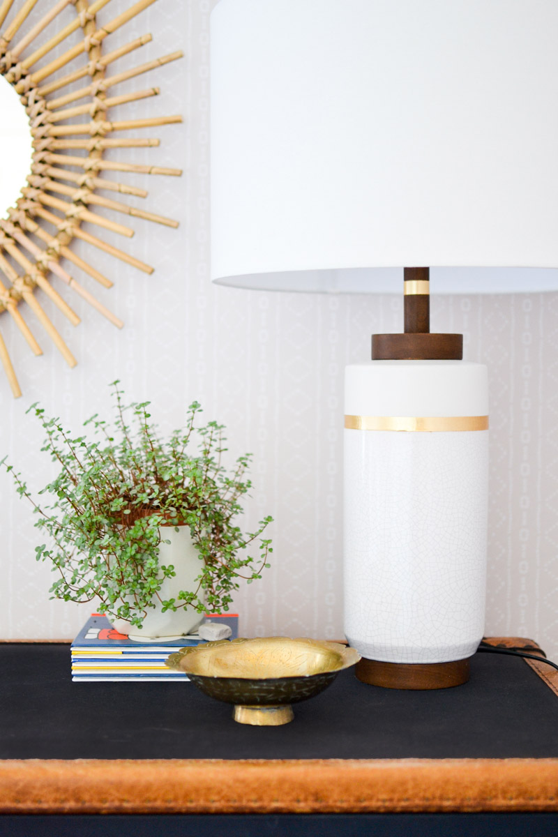 roar and rabbit table lamp